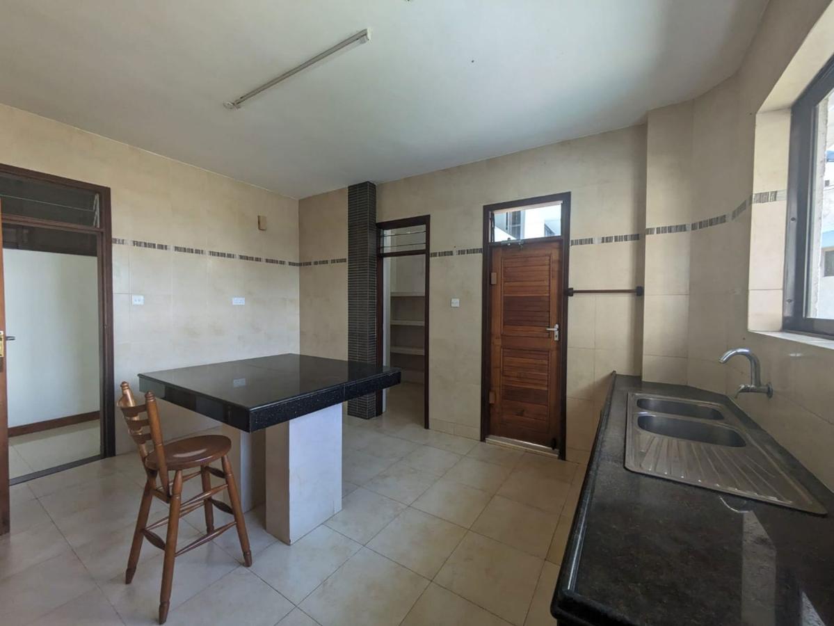 4 Bed Apartment with En Suite in Kizingo - 5