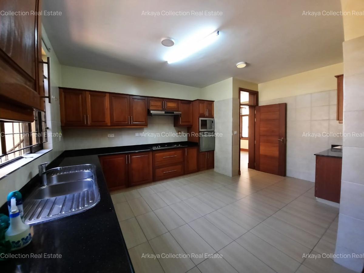 5 Bed Townhouse in Lavington - 8
