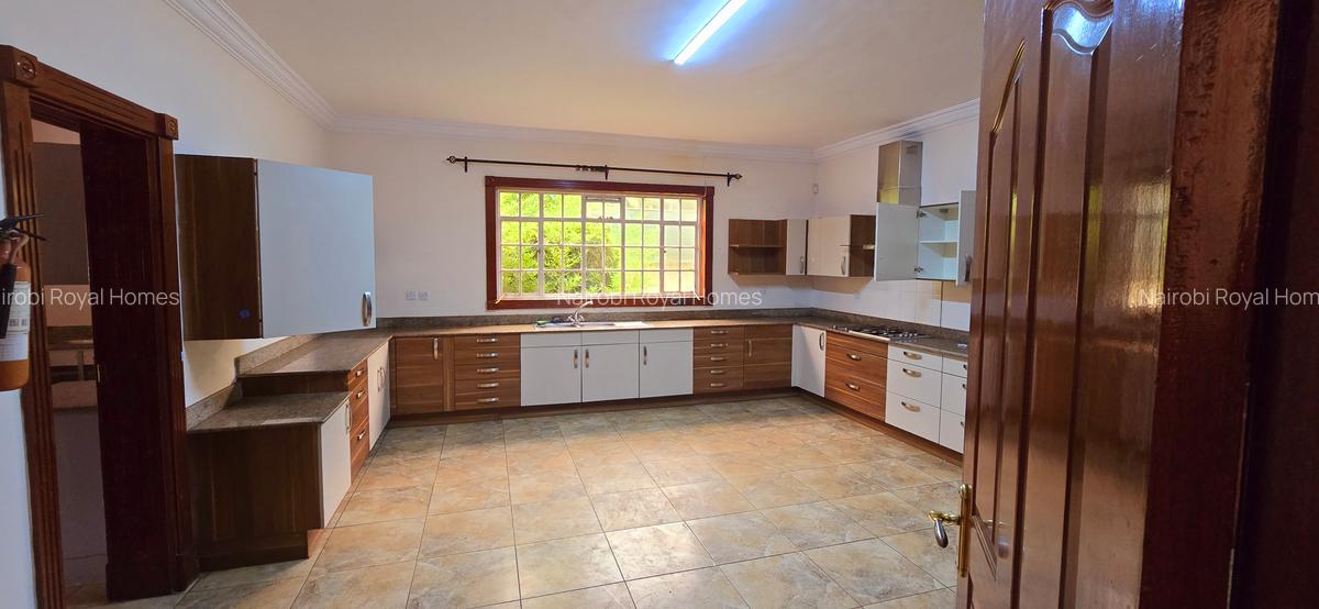 4 Bed Townhouse with En Suite at Lavington Apple Cross - 11