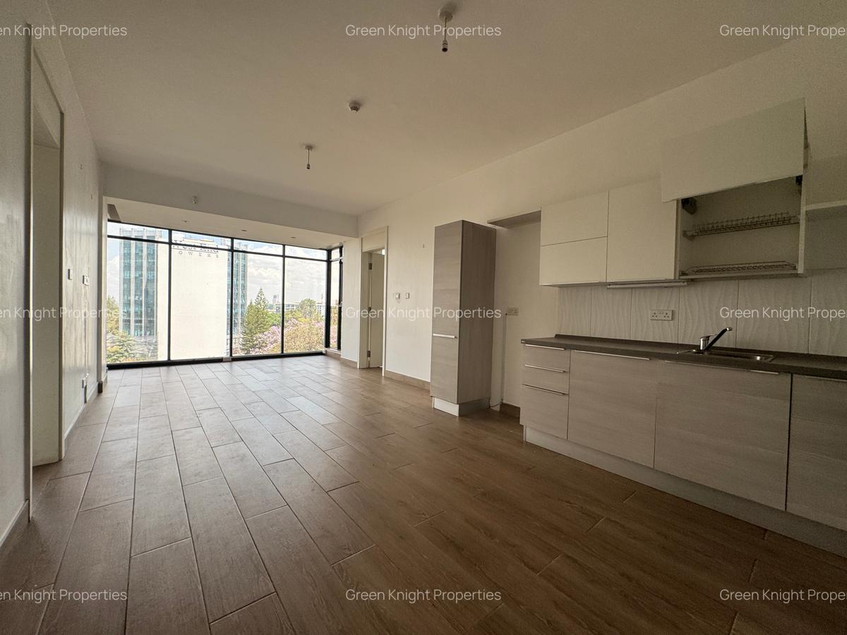 Serviced 2 Bed Apartment with En Suite in Westlands Area - 14