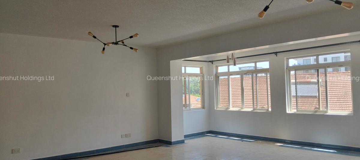 3 Bed Apartment with En Suite in Westlands Area - 2