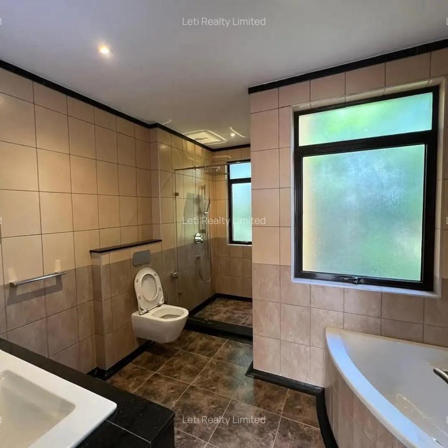5 Bed Townhouse with En Suite in Lavington - 8