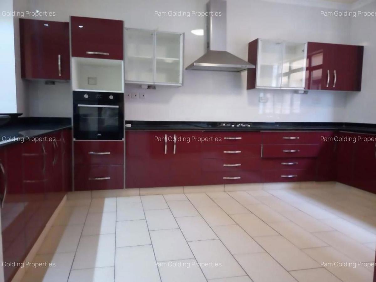 3 Bed Apartment with En Suite in Kilimani - 8