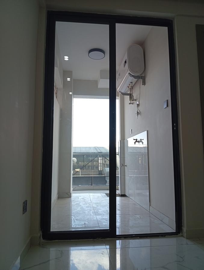 1 Bed Apartment with Gym in Kilimani - 9