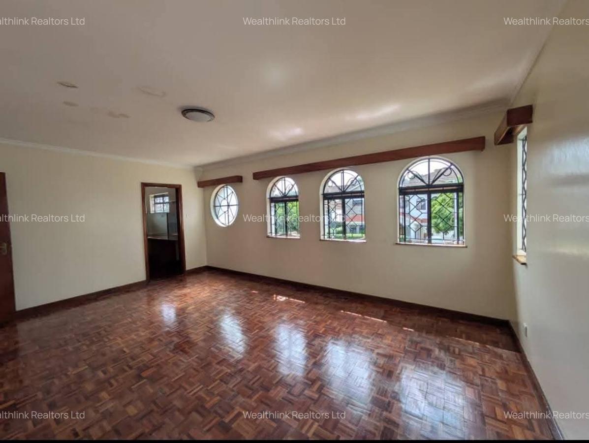 4 Bed Townhouse with En Suite at Spring Valley - 7