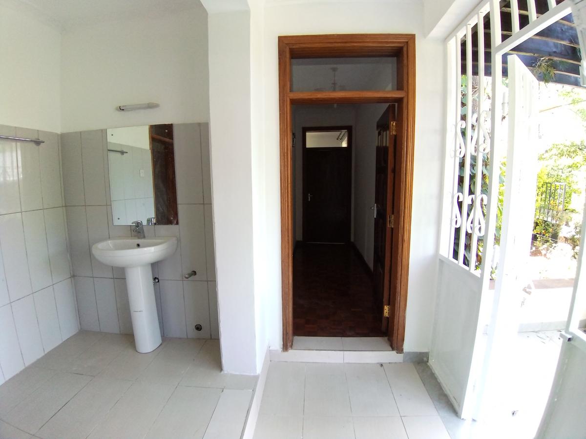 2 Bed House with En Suite at Hardy - 13