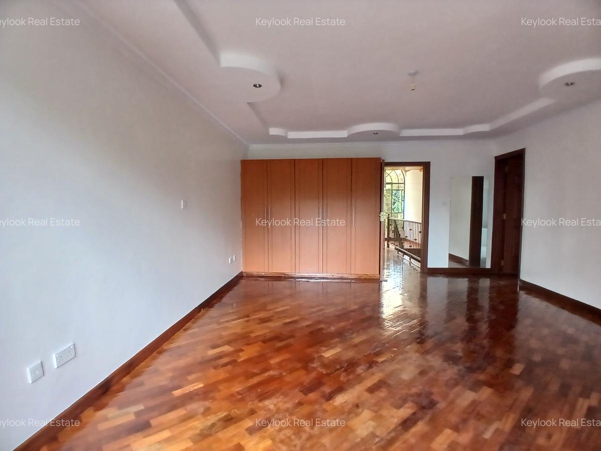 4 Bed Townhouse with En Suite at Lavington Green - 15