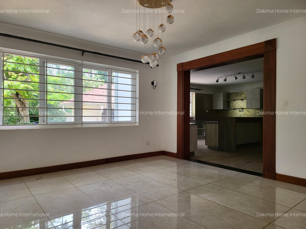 5 Bed Townhouse with En Suite in Rosslyn - 4