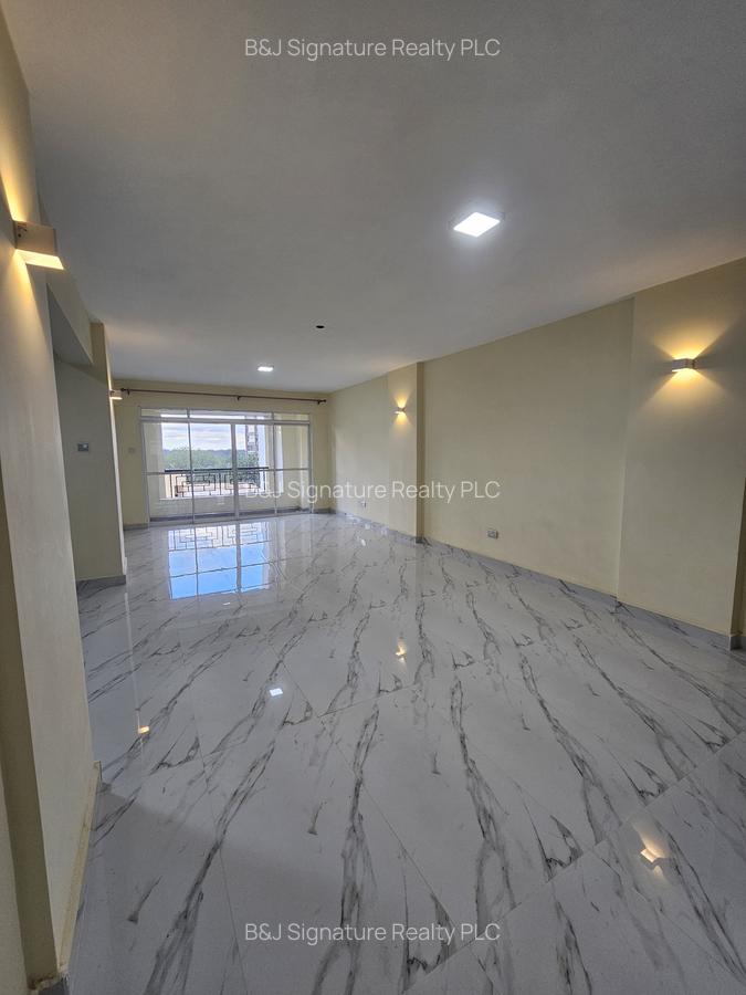 4 Bed Apartment with En Suite in Parklands - 6