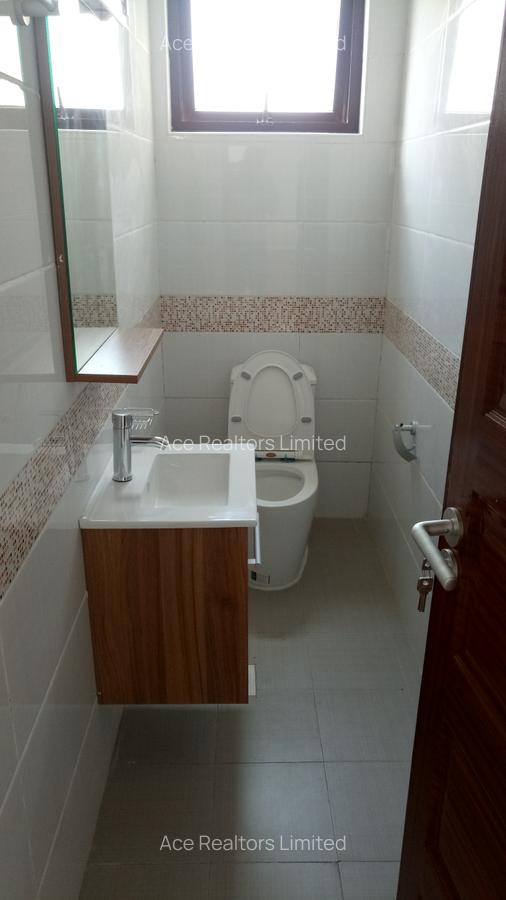 1 Bed Apartment with En Suite at Dennis Pritt Rd - 4