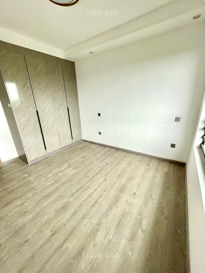 3 Bed Apartment with En Suite in Riverside - 12