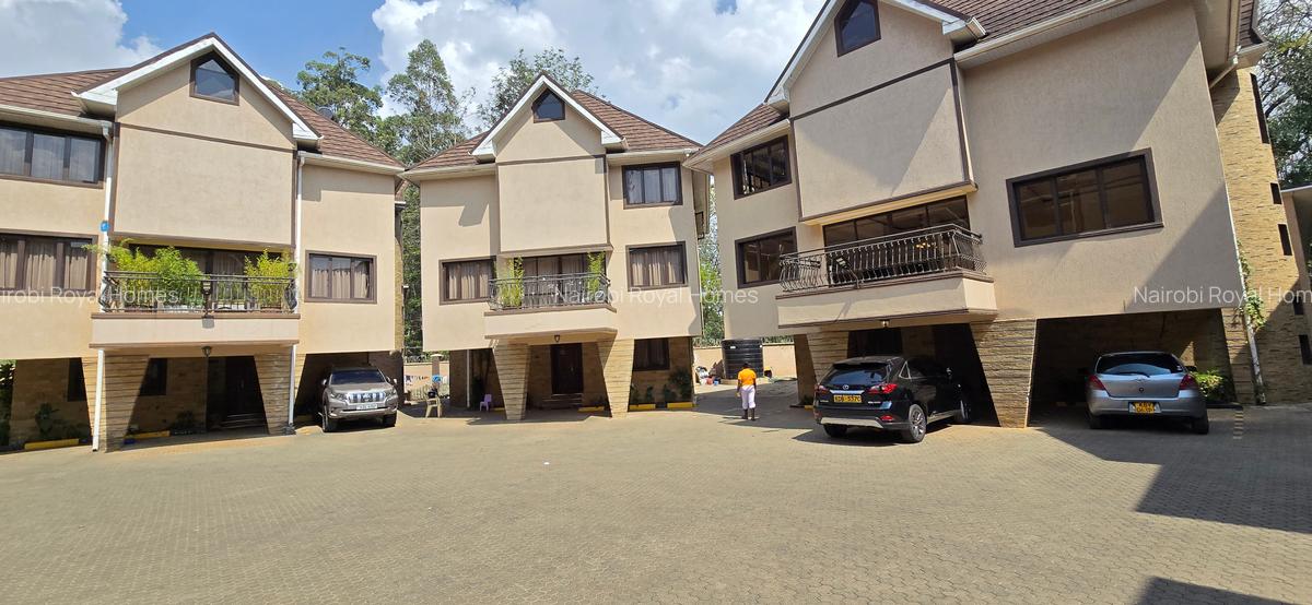 5 Bed Townhouse with En Suite at Lavington Drive - 4
