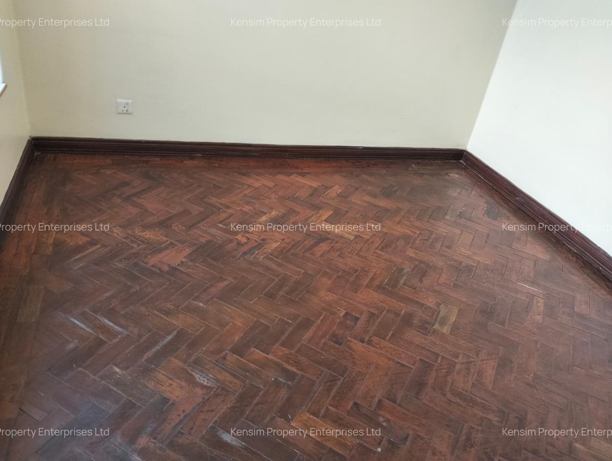 4 Bed Townhouse with En Suite in Lavington - 19