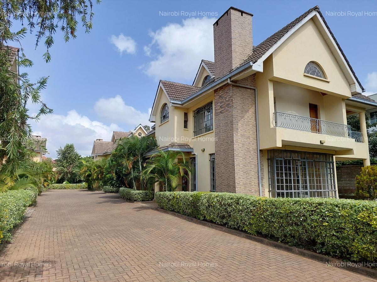 5 Bed Townhouse with En Suite at Lavington Road - 4