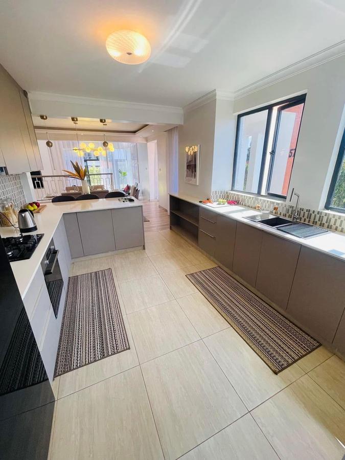 4 Bed Townhouse with En Suite at Membley - 17