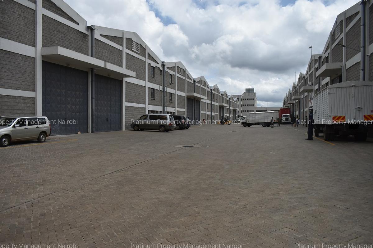 10,000 ft² Warehouse with Backup Generator at Baba Dogo Rd - 1