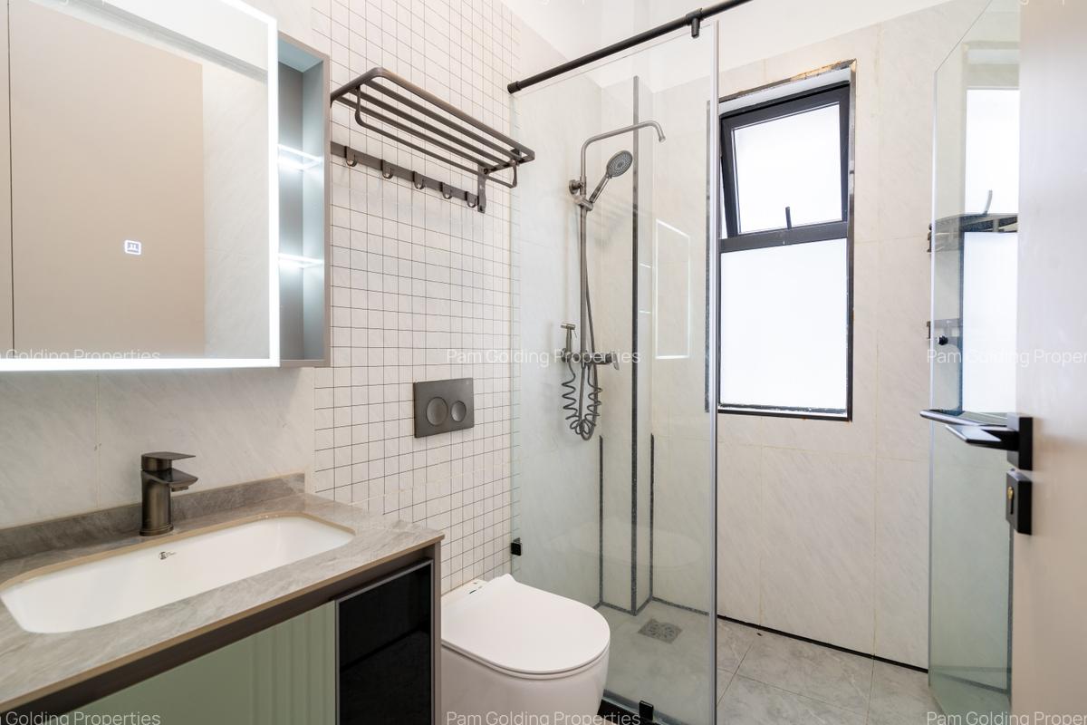 1 Bed Apartment with En Suite at George Padmore Road - 5