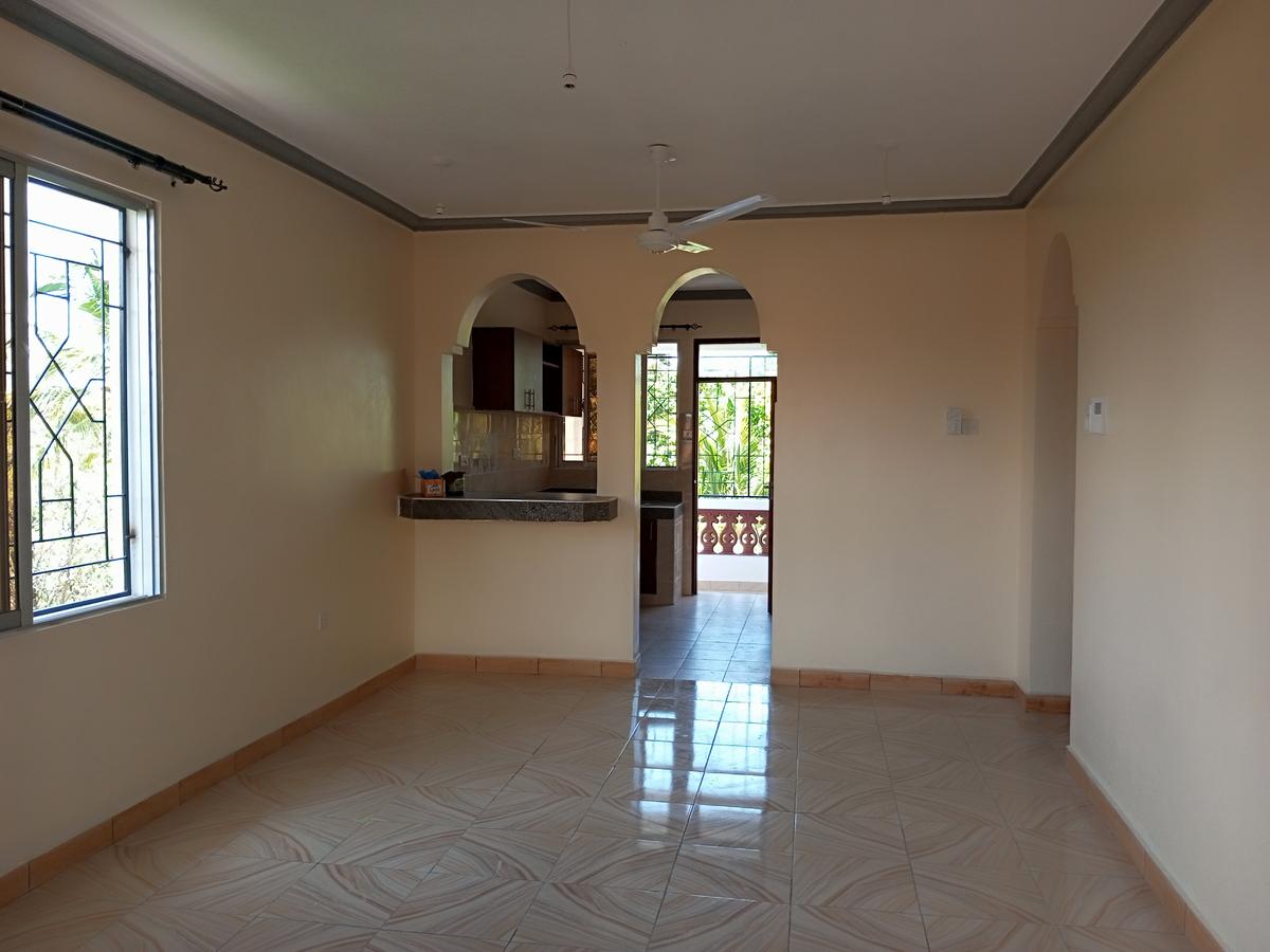 3 Bed Apartment with Parking at Beach Road - 5