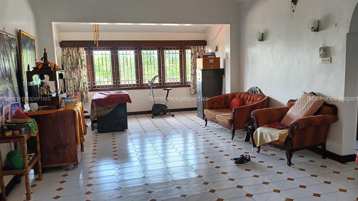 4 Bed Townhouse with En Suite at Greenwood Drive - 9