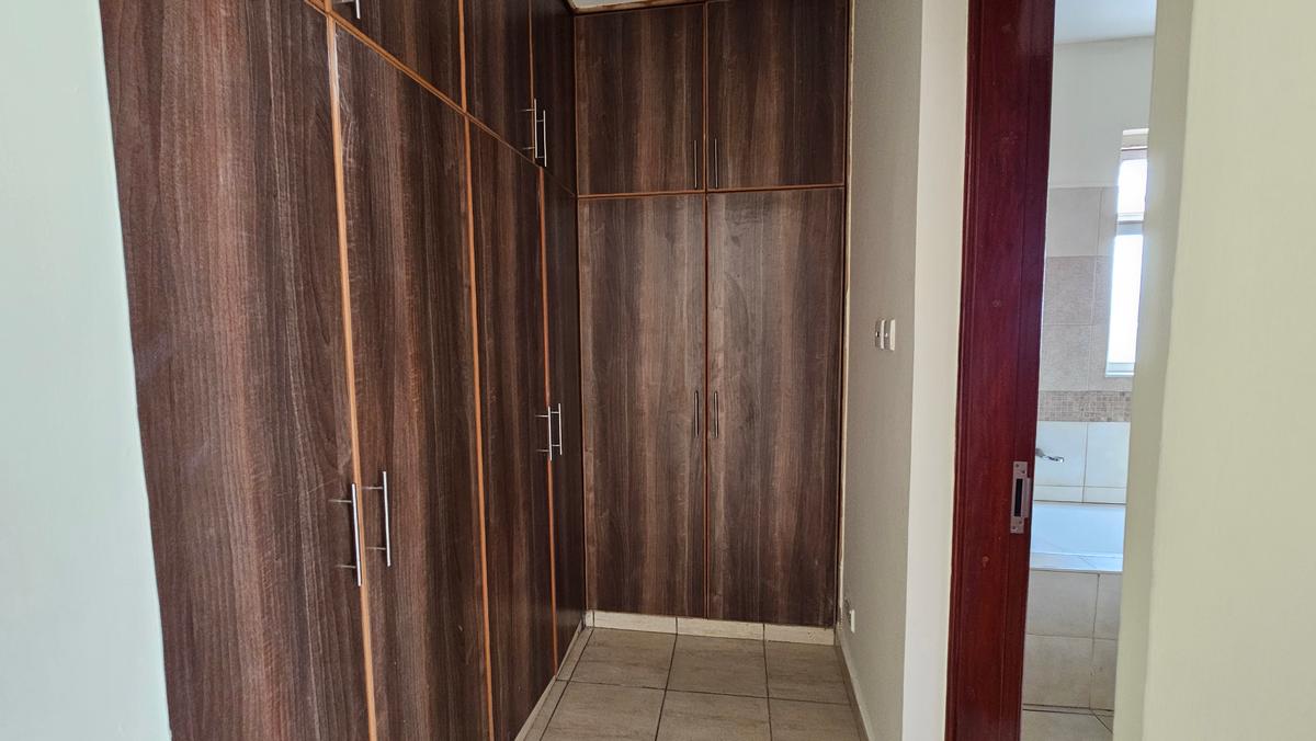 3 Bed Apartment with En Suite in Lavington - 11