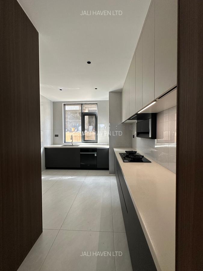 5 Bed Villa with En Suite in Lavington - 7