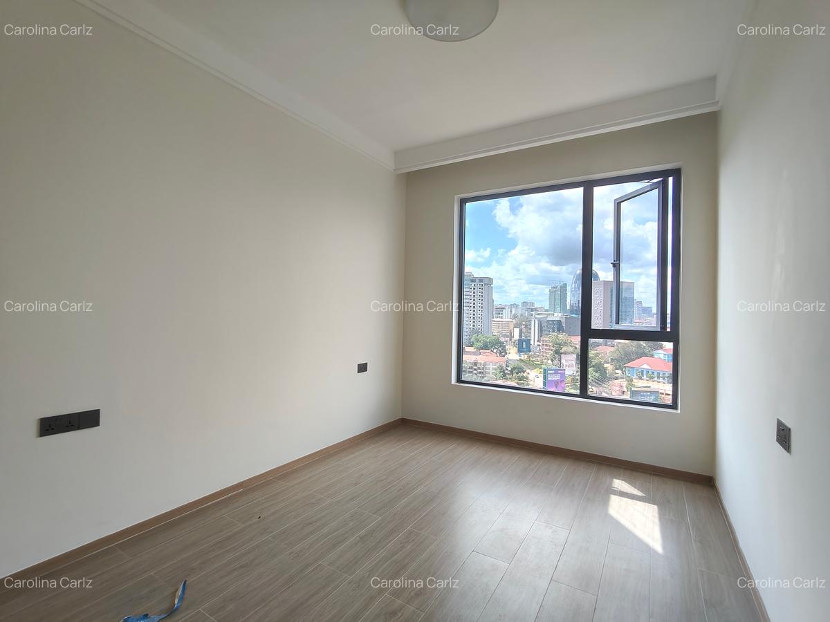 1 Bed Apartment with En Suite in Riverside - 12