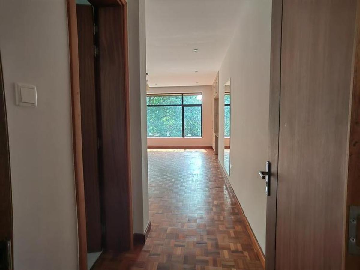 5 Bed Townhouse with En Suite at Lavington - 8