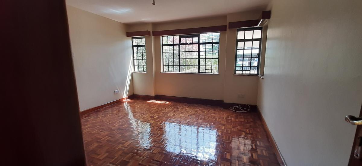 4 Bed Townhouse with En Suite in Westlands Area - 16