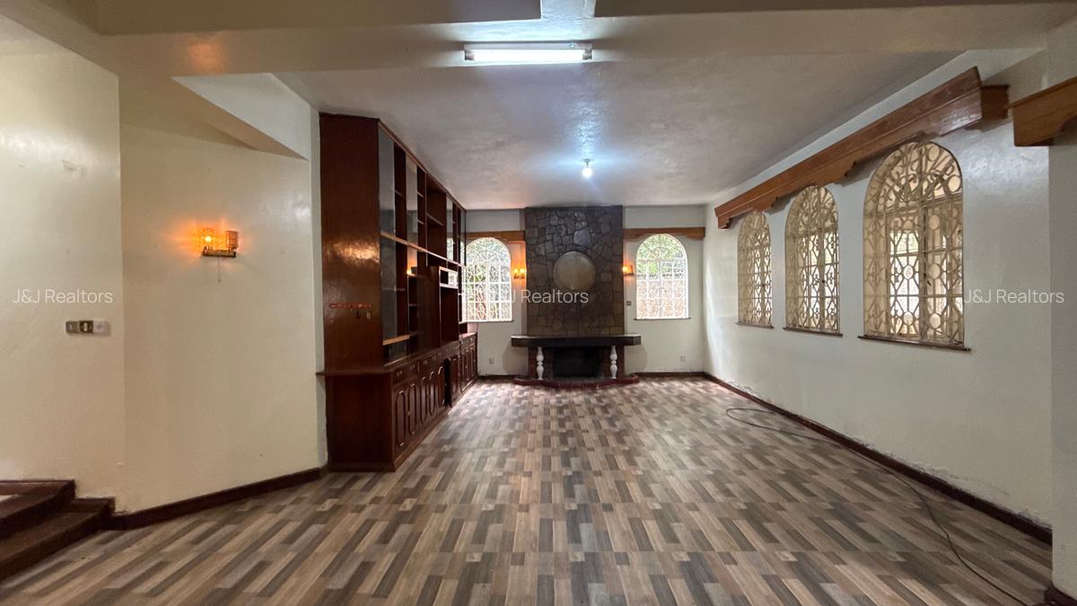 Commercial Property with Service Charge Included in Lavington - 5
