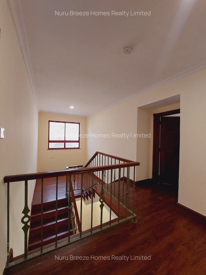 5 Bed Townhouse with En Suite in Spring Valley - 20