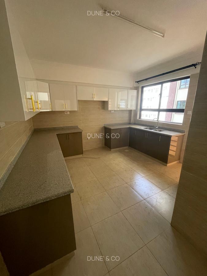 3 Bed Apartment with En Suite in Lavington - 5