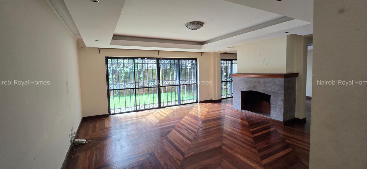 5 Bed Townhouse with En Suite at Lavington Convent Drive - 9