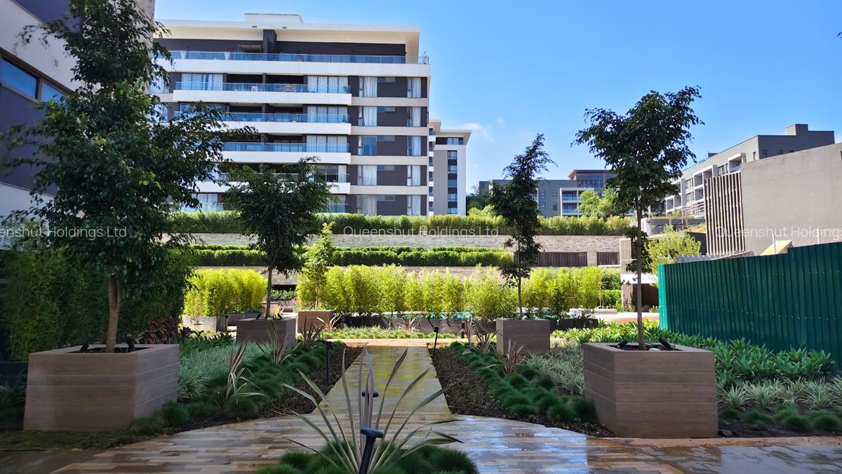 Serviced 2 Bed Apartment with En Suite in Rosslyn - 1