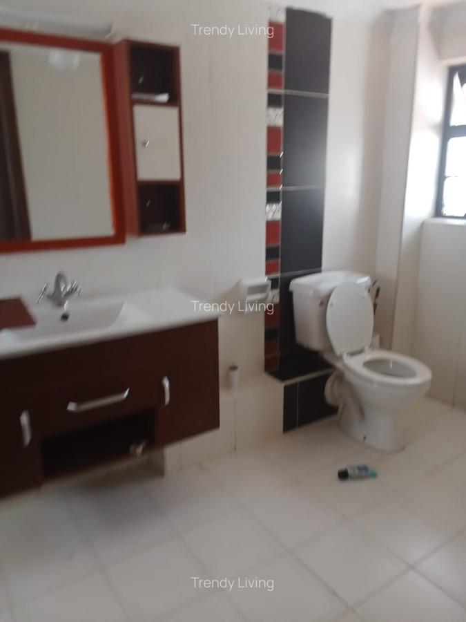 4 Bed Townhouse with En Suite in Lavington - 17