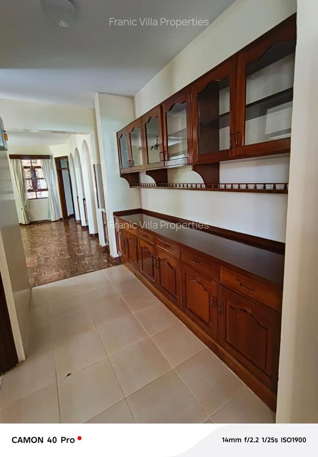 5 Bed House with En Suite at Nyari - 15