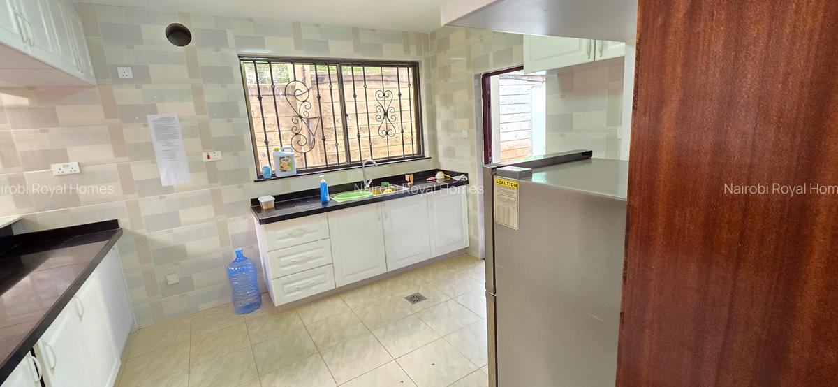 5 Bed Townhouse with En Suite at Lavington Green - 15