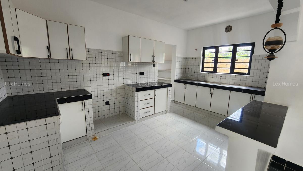 3 Bed House with En Suite at Forest Line Road - 7