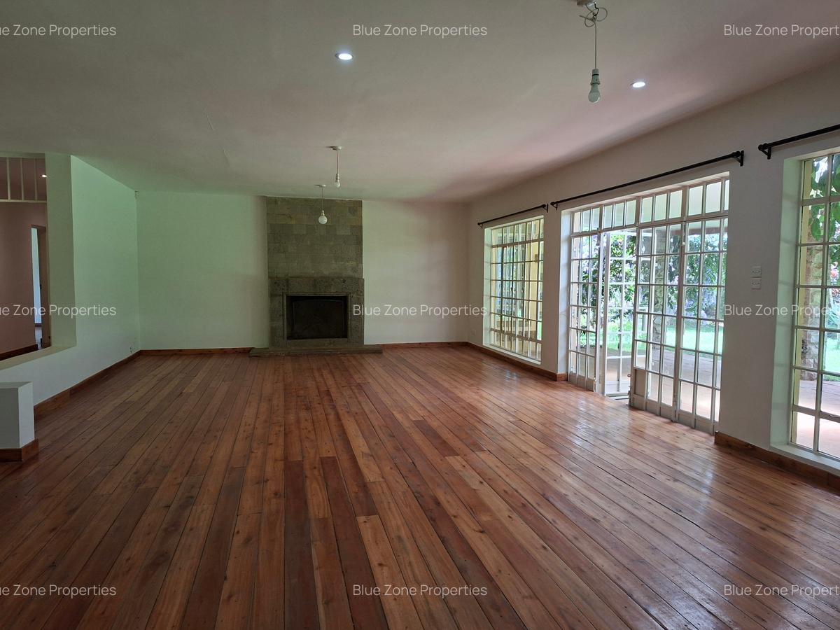 3 Bed Villa with En Suite at Off Ridgeways Rd - 8