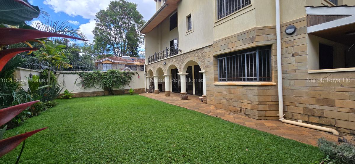 5 Bed Townhouse with En Suite at Lavington Off Convent Road - 3