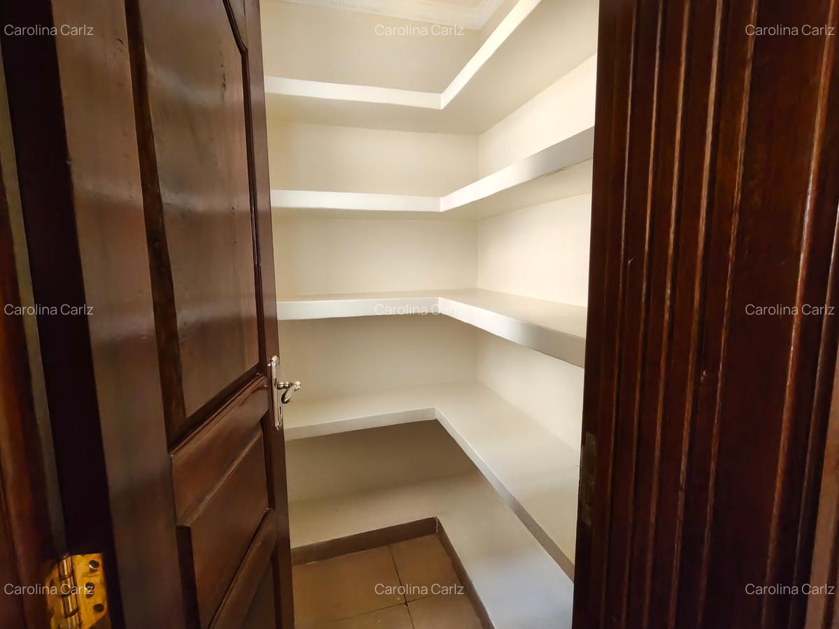 4 Bed Townhouse with En Suite at Kyuna - 16