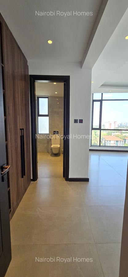 4 Bed Apartment with En Suite at Riverside - 3