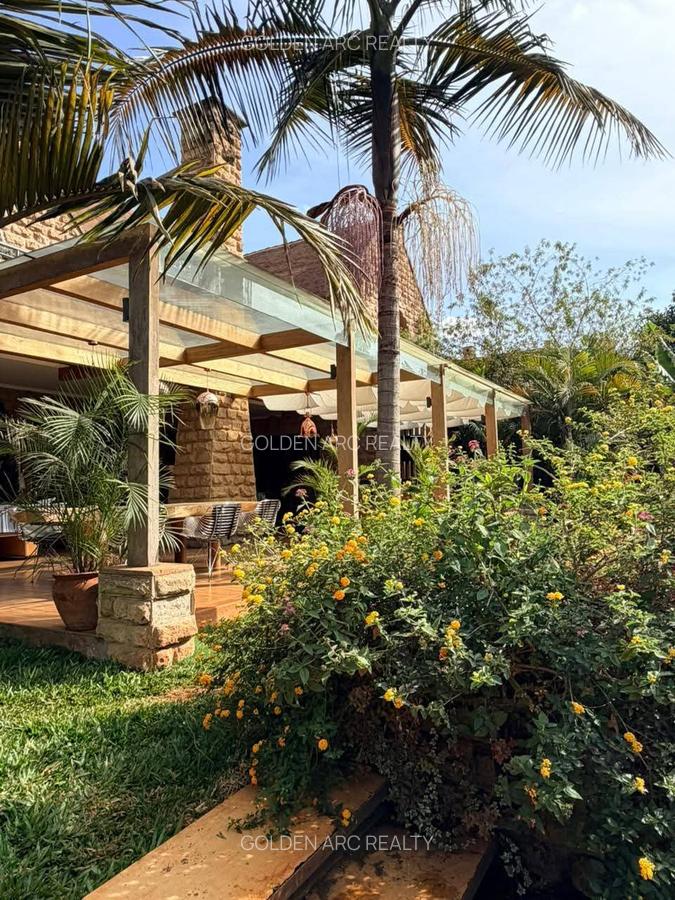 5 Bed Townhouse with En Suite in Karen - 2