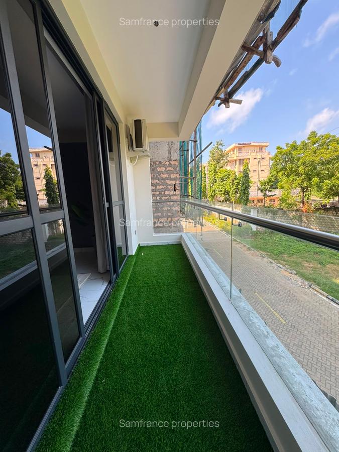 Serviced Studio Apartment with En Suite at Volume Road - 1