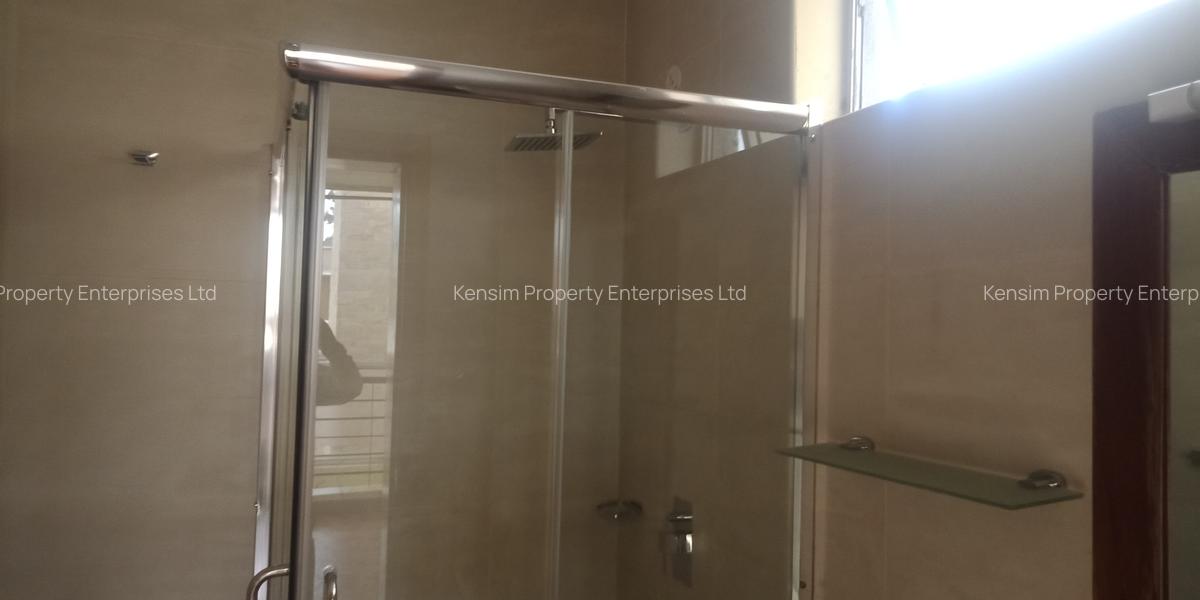 5 Bed Townhouse with En Suite in Lavington - 7