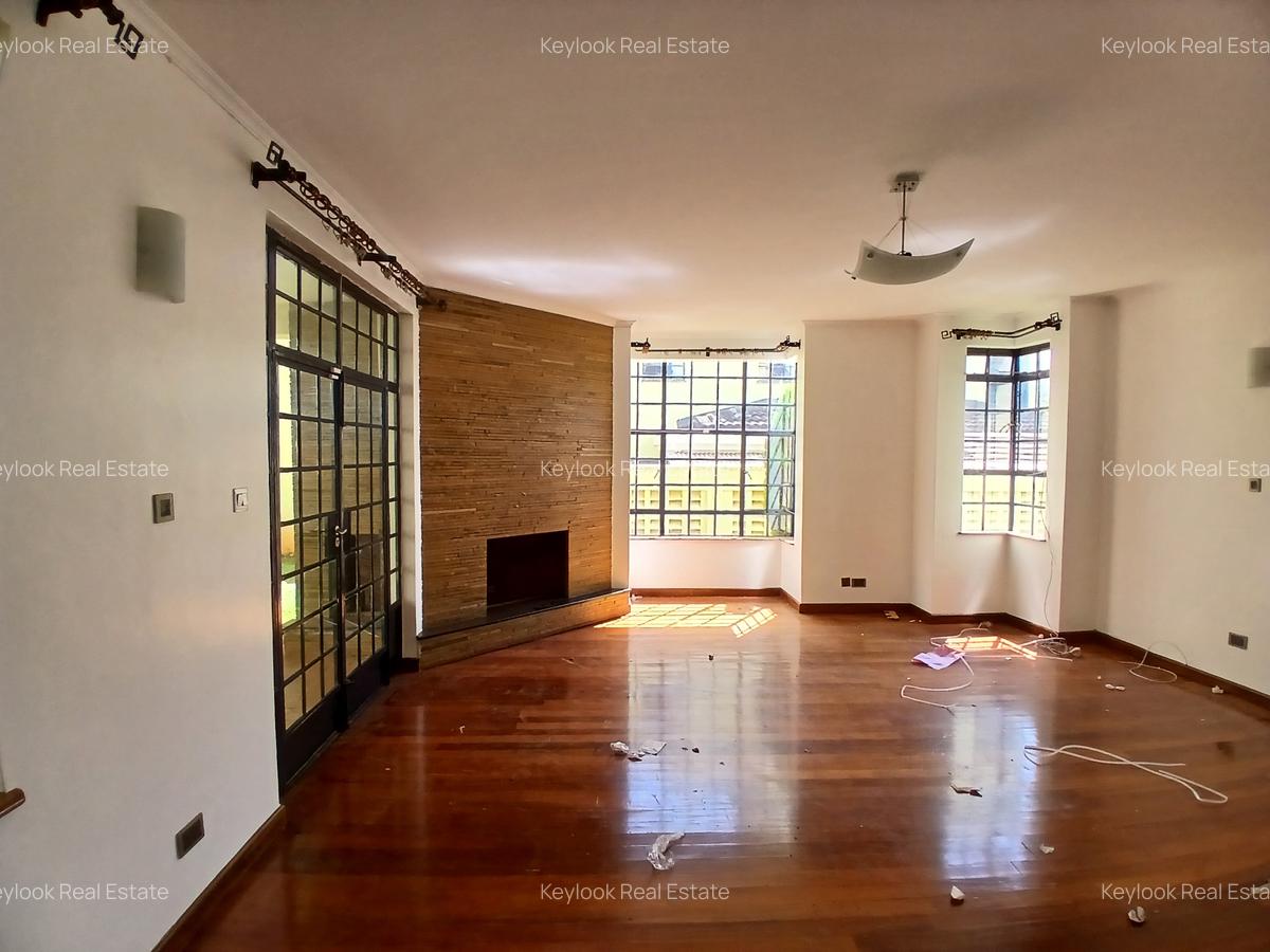 5 Bed Townhouse with En Suite at Lavington Green - 6