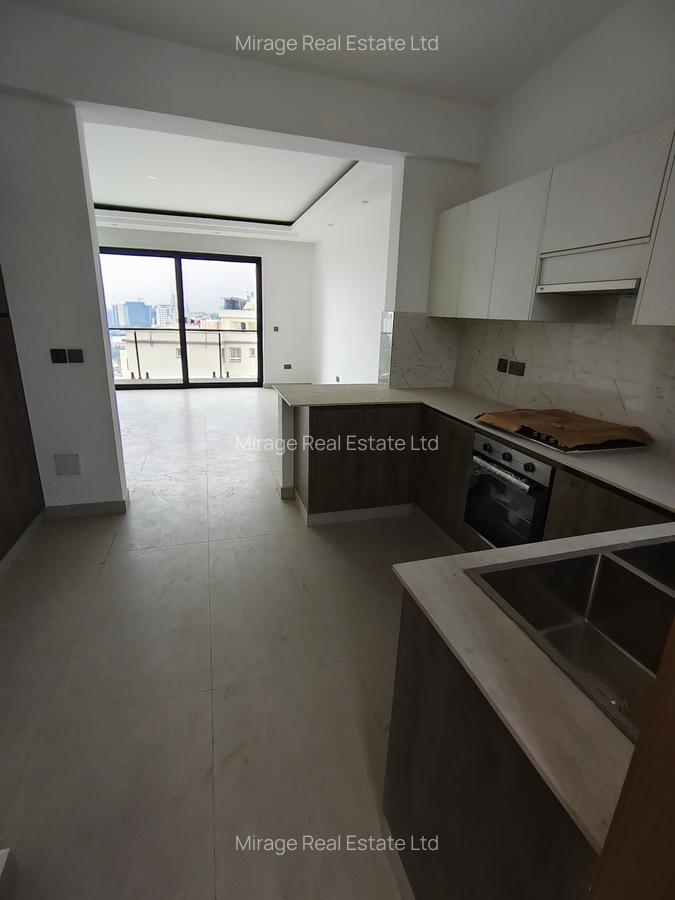 2 Bed Apartment with En Suite in Brookside - 10