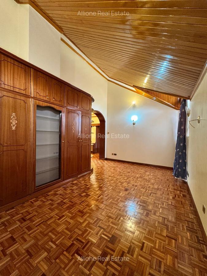 4 Bed House at Near Giraffe Centre - 14