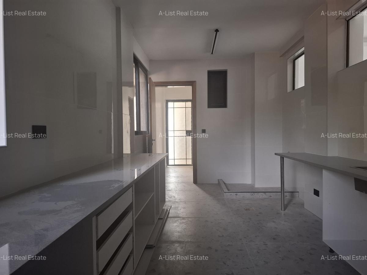 2 Bed Apartment with En Suite at Peponi Road - 3