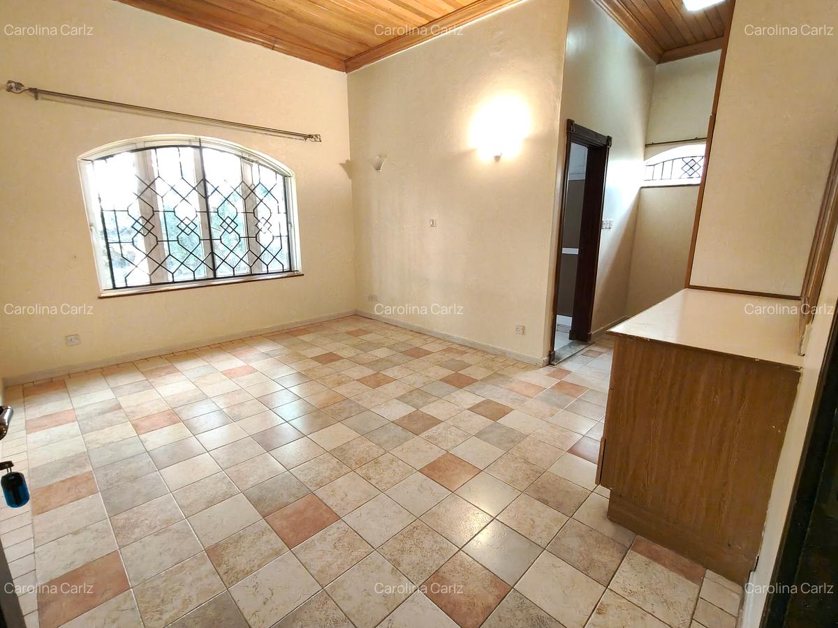 4 Bed House with En Suite at Spring Valley - 16