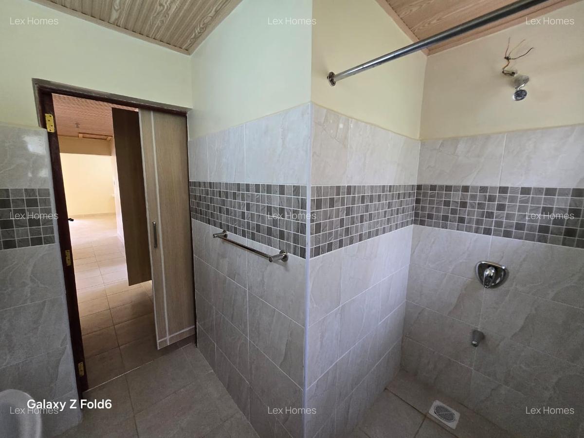 3 Bed House with En Suite at Rimpa - 19